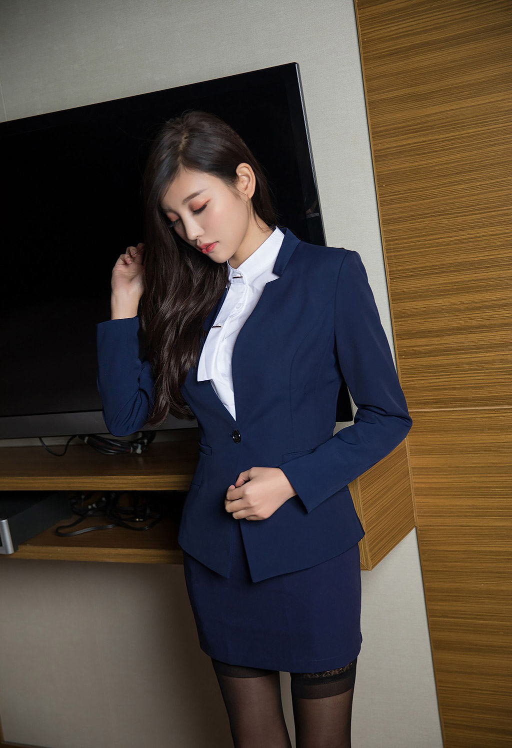 Yang Chenchen sugar, the intellectual and elegant secretary OL