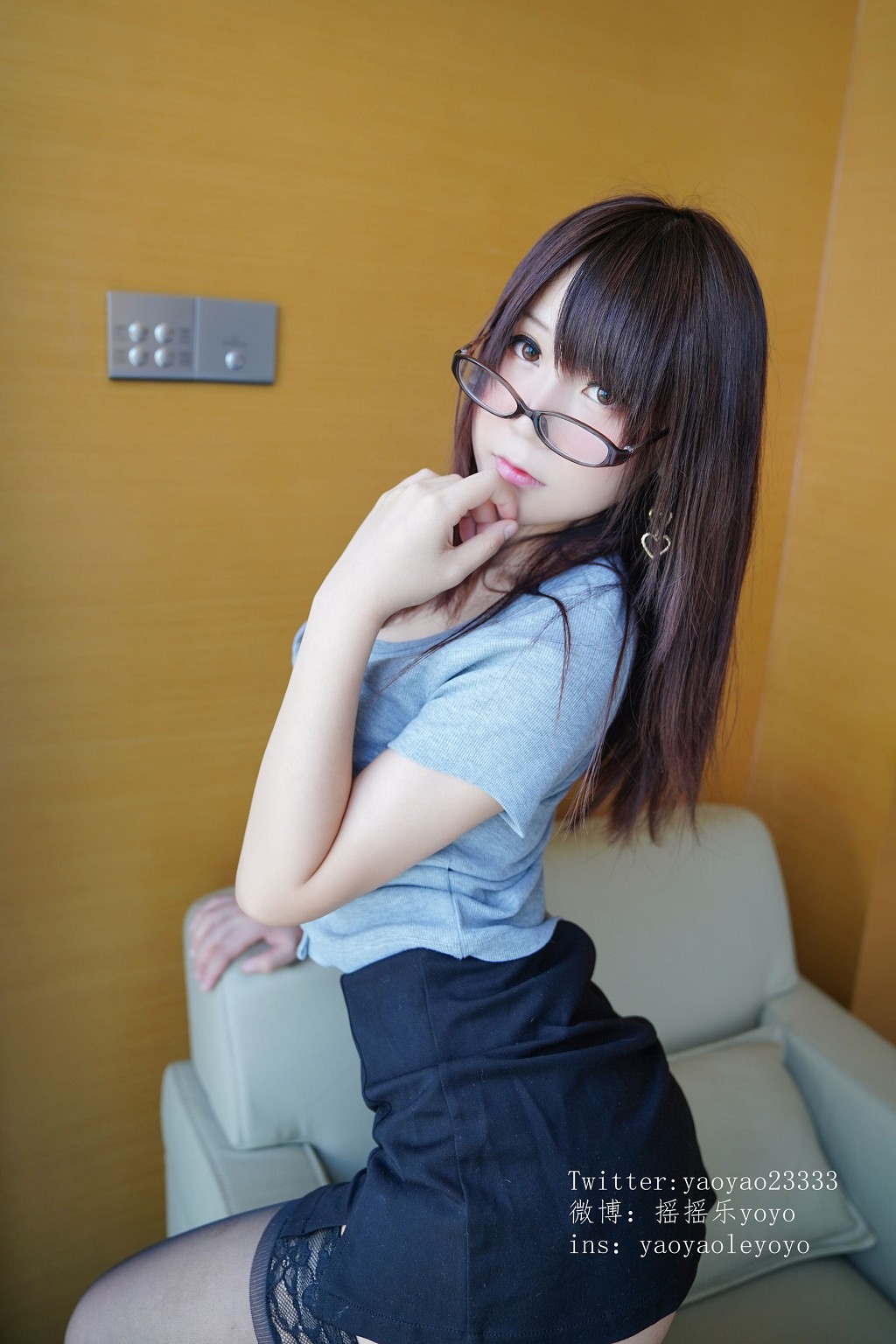 COSER Yao Yao Le Yoyo: Đồng phục Chị lớn [Cosplay Phúc lợi] Tập ảnh [150P