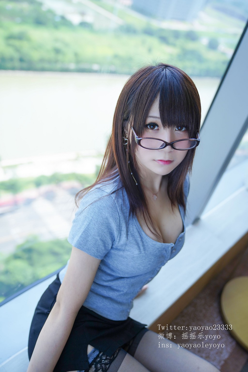 COSER Yao Yao Le Yoyo: Đồng phục Chị lớn [Cosplay Phúc lợi] Tập ảnh [150P