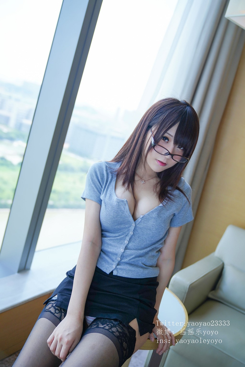 COSER Yao Yao Le Yoyo: Đồng phục Chị lớn [Cosplay Phúc lợi] Tập ảnh [150P