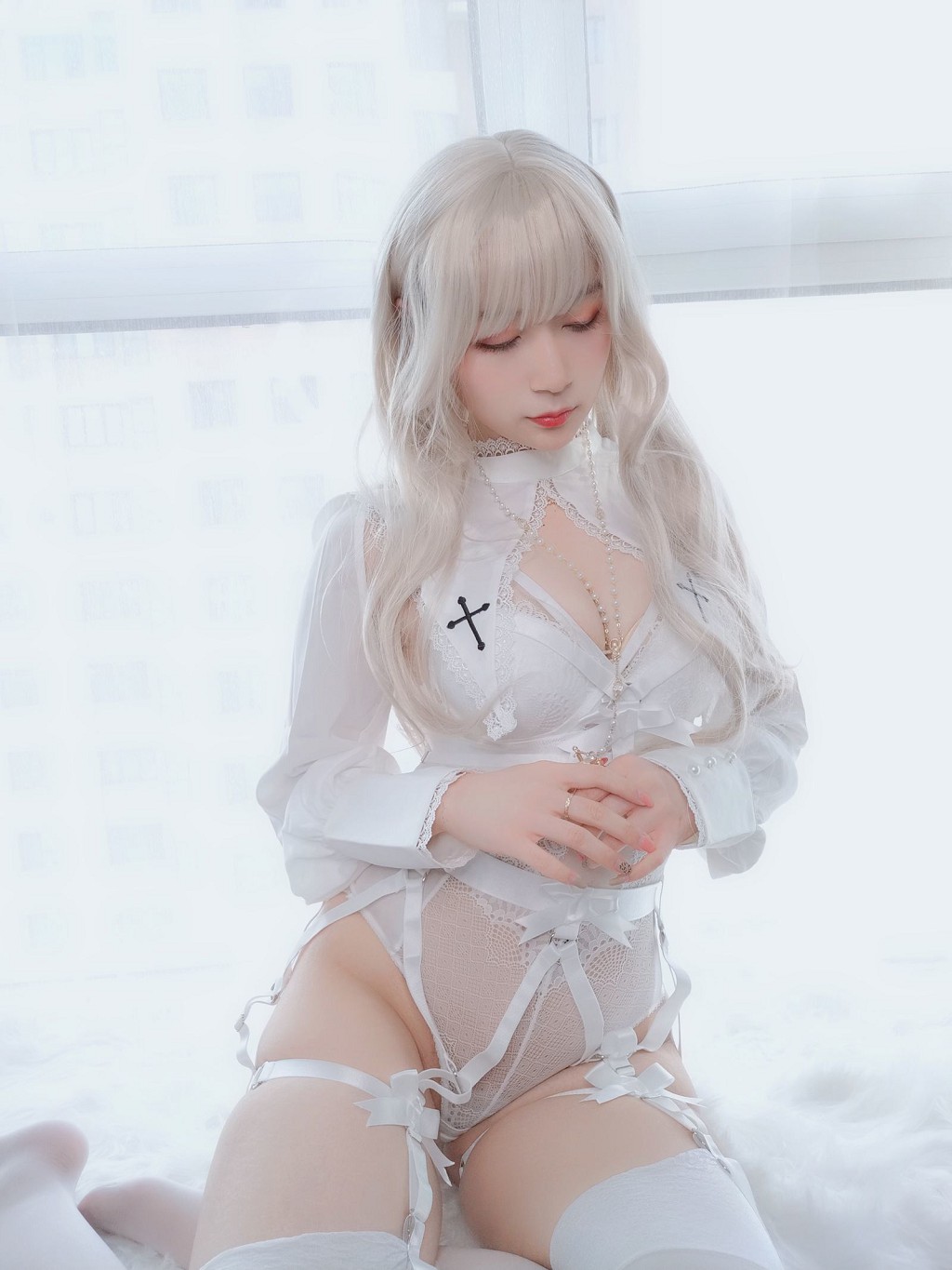 COSER白银81《纯白圣女》 [Cosplay少女] 写真集[56P]