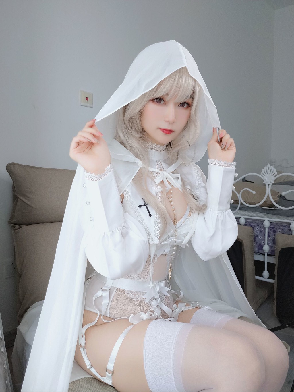 COSER Baiyin 81 "Pure White Saintess" [Cosplay Girl] Photo Book [56P
