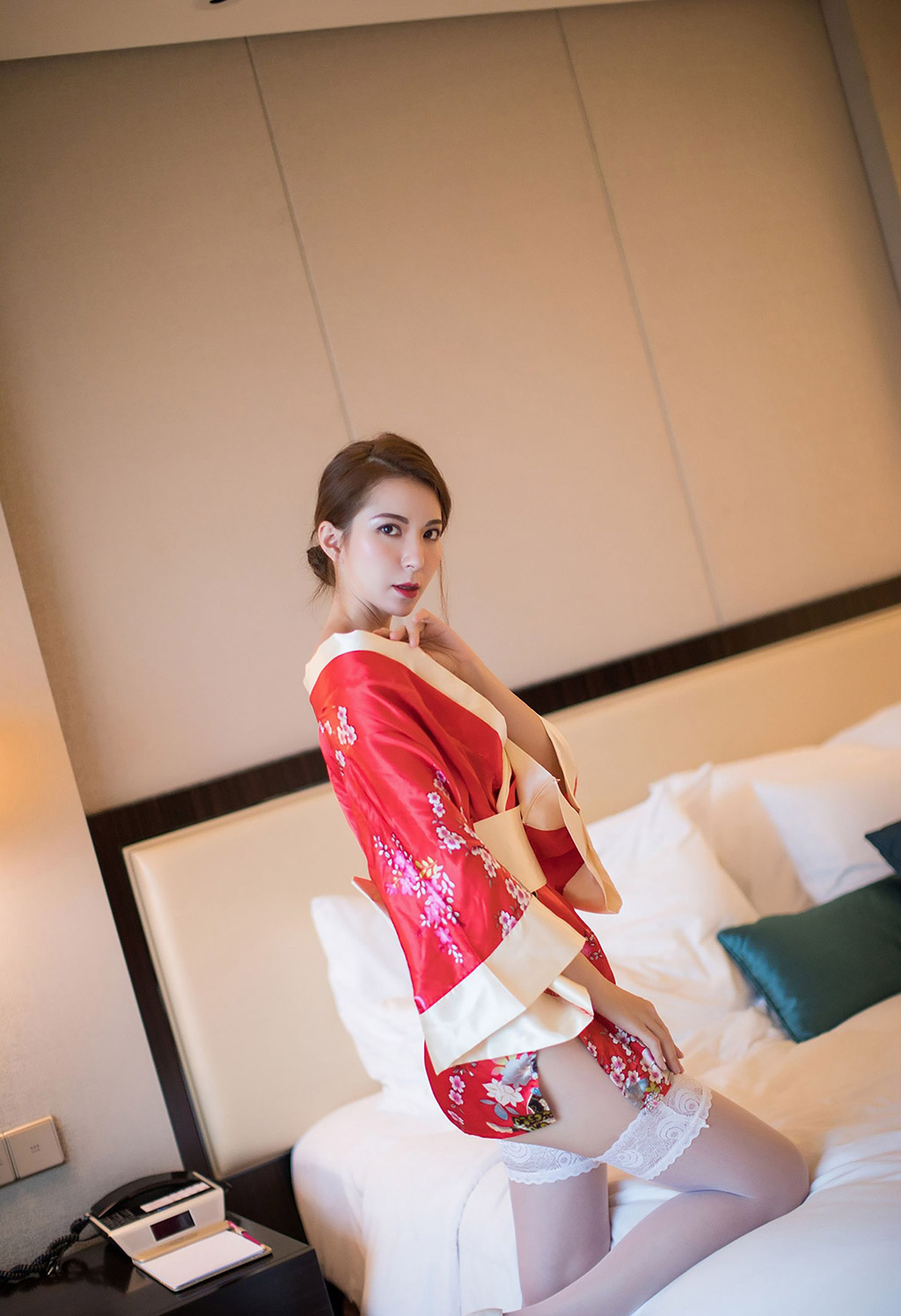 陳良玲性感的和服蕾絲美腿私房魅惑