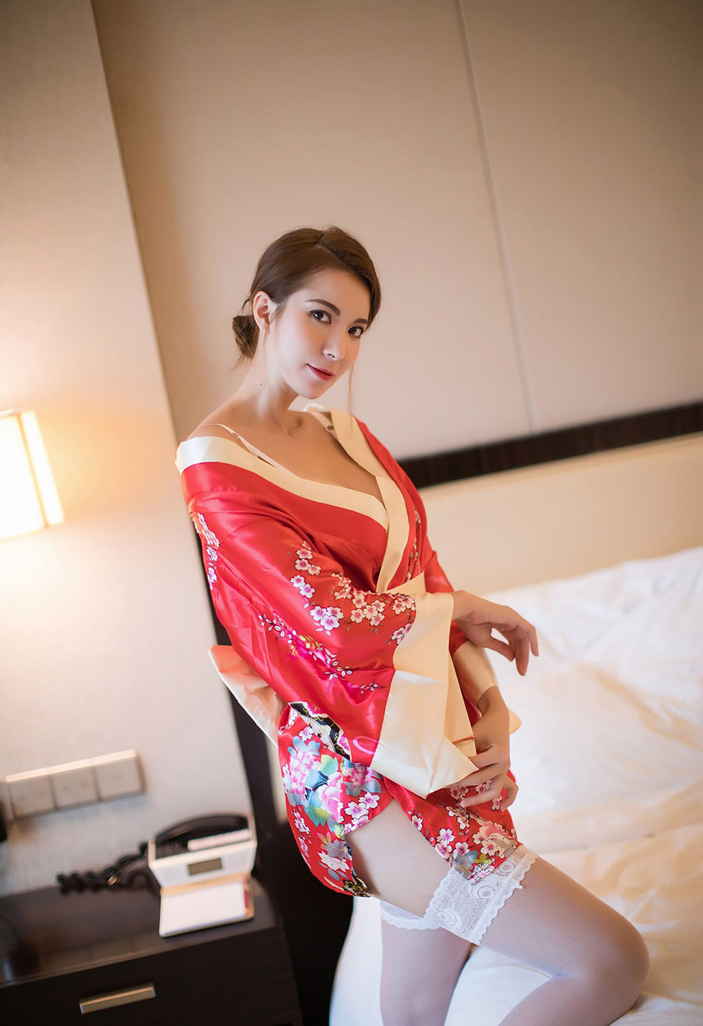 陳良玲性感的和服蕾絲美腿私房魅惑