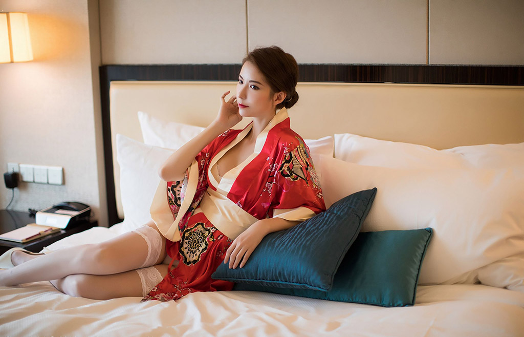 陳良玲性感的和服蕾絲美腿私房魅惑