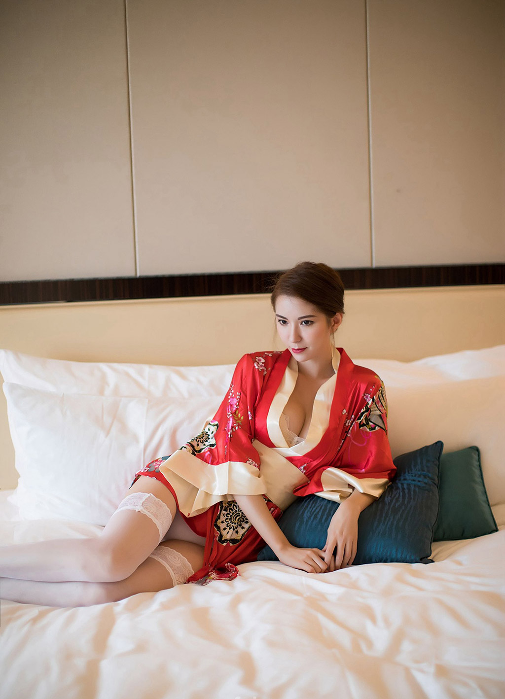 陳良玲性感的和服蕾絲美腿私房魅惑