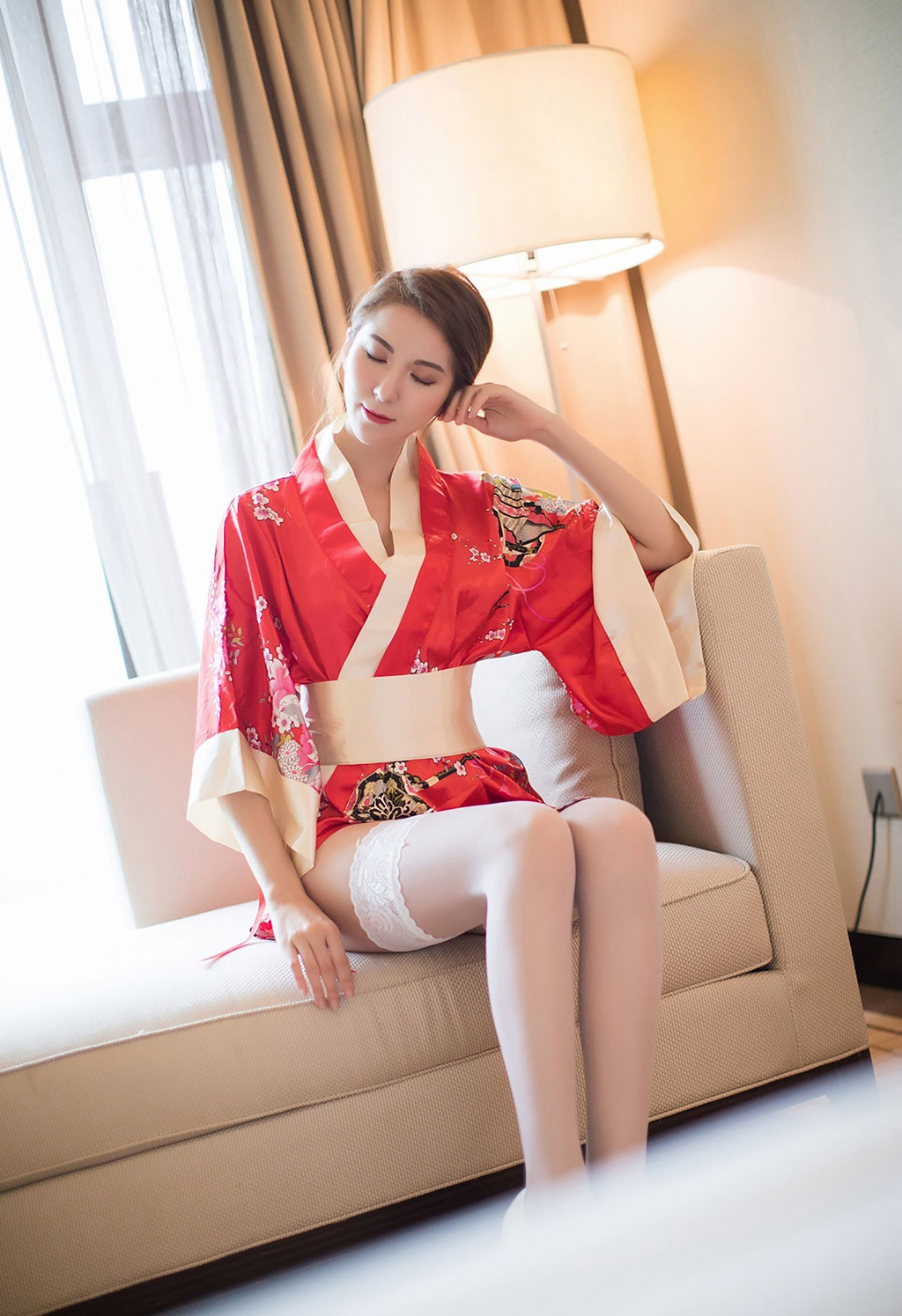 陳良玲性感的和服蕾絲美腿私房魅惑