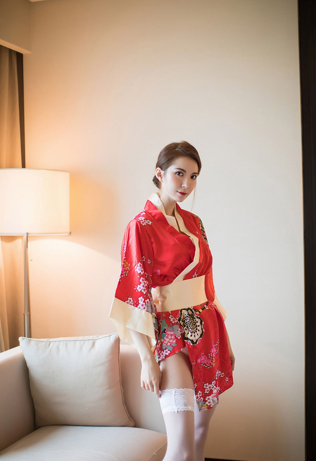 陳良玲性感的和服蕾絲美腿私房魅惑