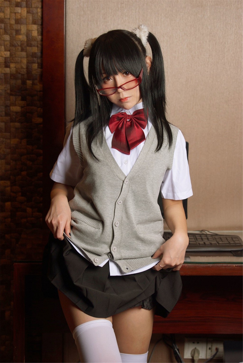 COSER Baiyin 81 & Yao Yao Le "Sisters' Silk Temptation" [Cosplay Welfare] Photobook [107P