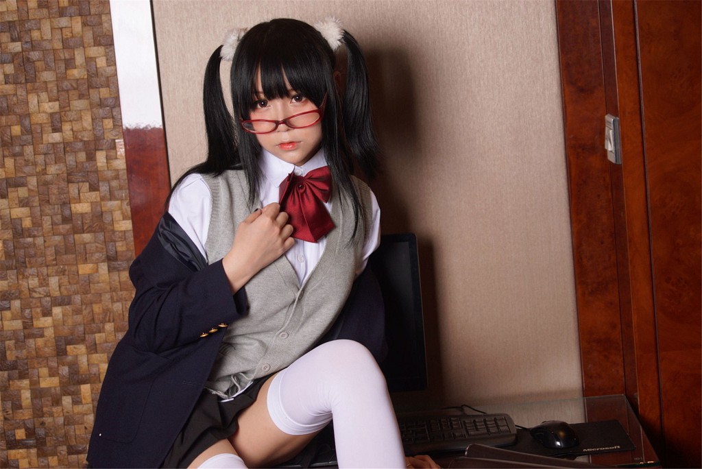COSER Baiyin 81 & Yao Yao Le "Sisters' Silk Temptation" [Cosplay Welfare] Photobook [107P