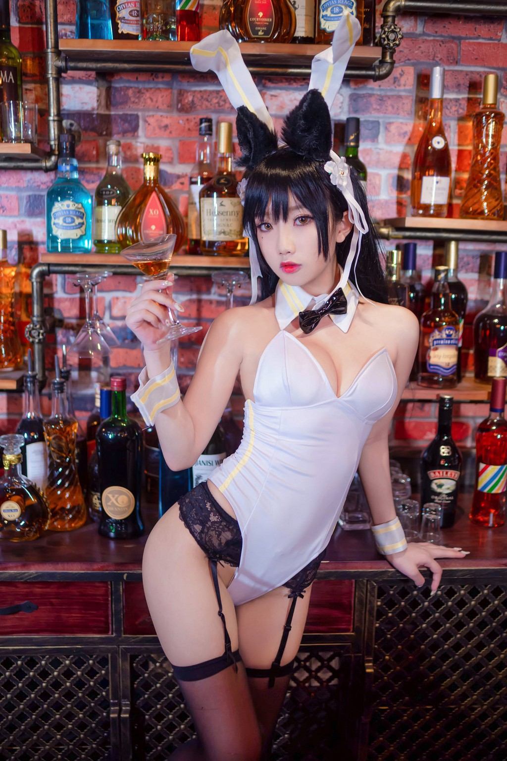 鬼畜瑶《酒吧兔女郎 泳裝魔女》 [Cosplay福利] 寫真集[35P