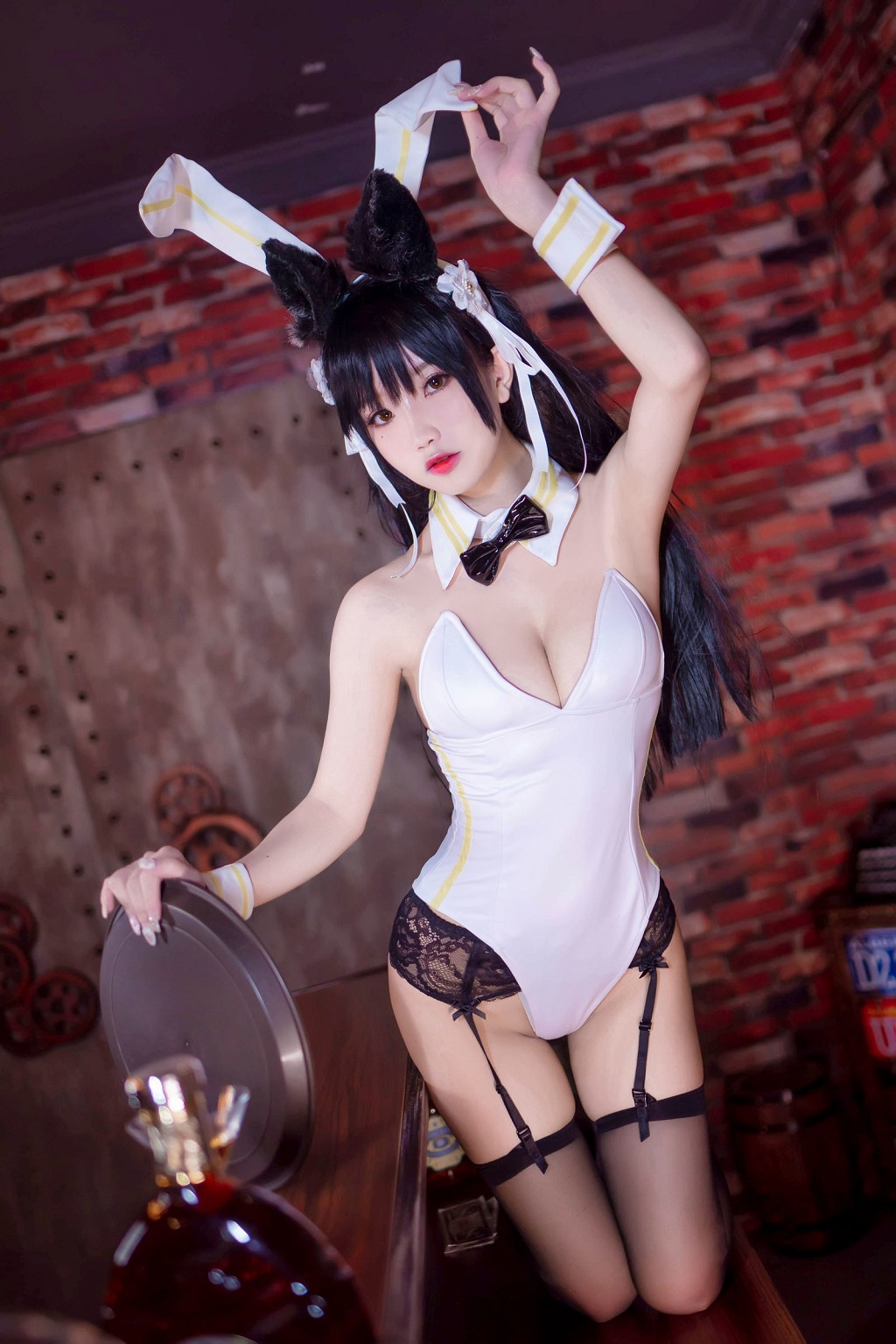 鬼畜瑶《酒吧兔女郎 泳裝魔女》 [Cosplay福利] 寫真集[35P