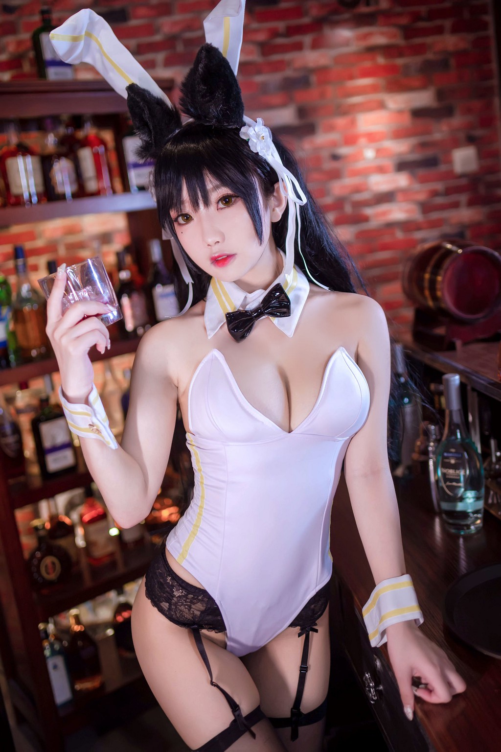 鬼畜瑶《酒吧兔女郎 泳裝魔女》 [Cosplay福利] 寫真集[35P