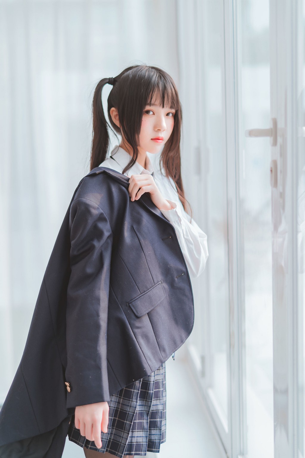 櫻桃喵《冬季制服絲秀》 [Cosplay美女] 寫真集[45P