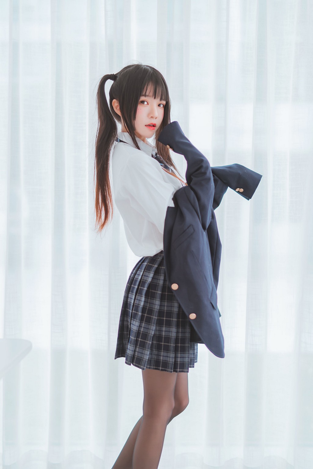 櫻桃喵《冬季制服絲秀》 [Cosplay美女] 寫真集[45P