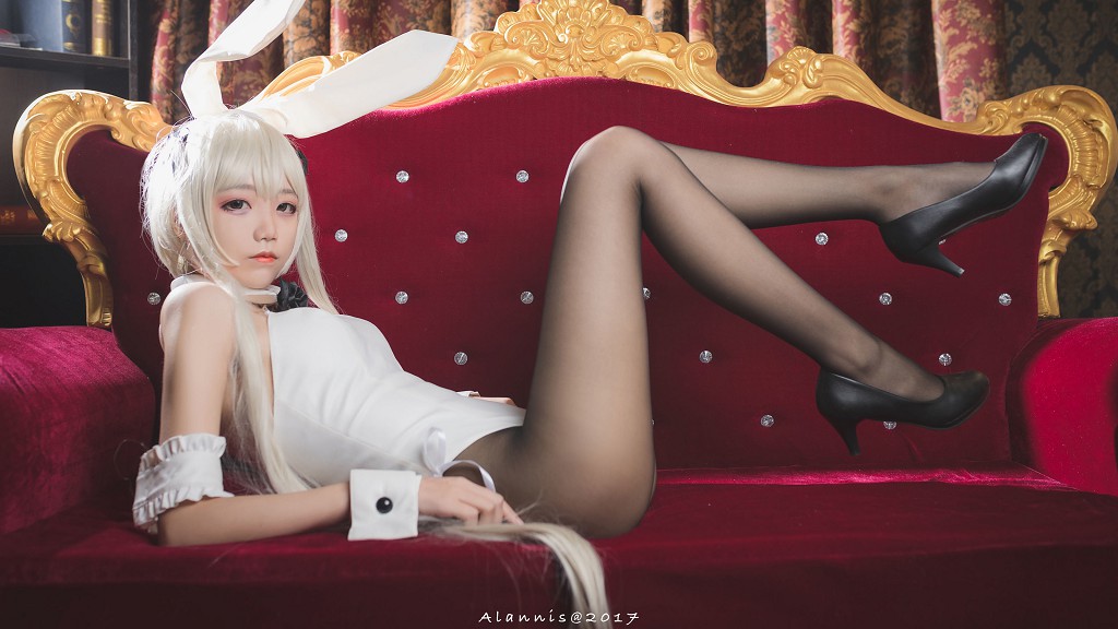 清純な少女 五更百鬼 《バニーガール + 白いストッキングの美脚 + 不知火舞》 [コスプレ美女] 写真集 [21P