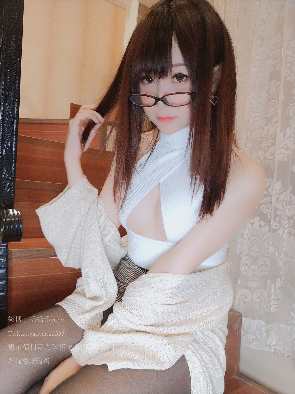 COSER摇摇乐yoyo《御姐向！》 [Cosplay福利] 写真集[120P]