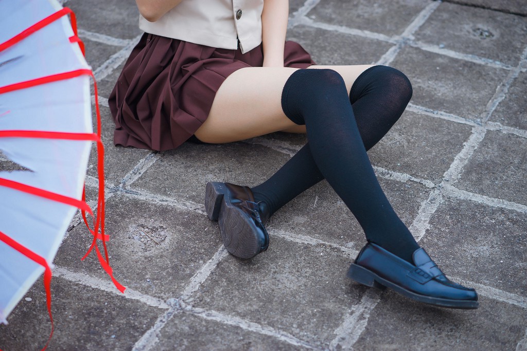 瘋貓ss《絲襪狂想曲(傘)》 [蘿莉COS] 寫真集[42P