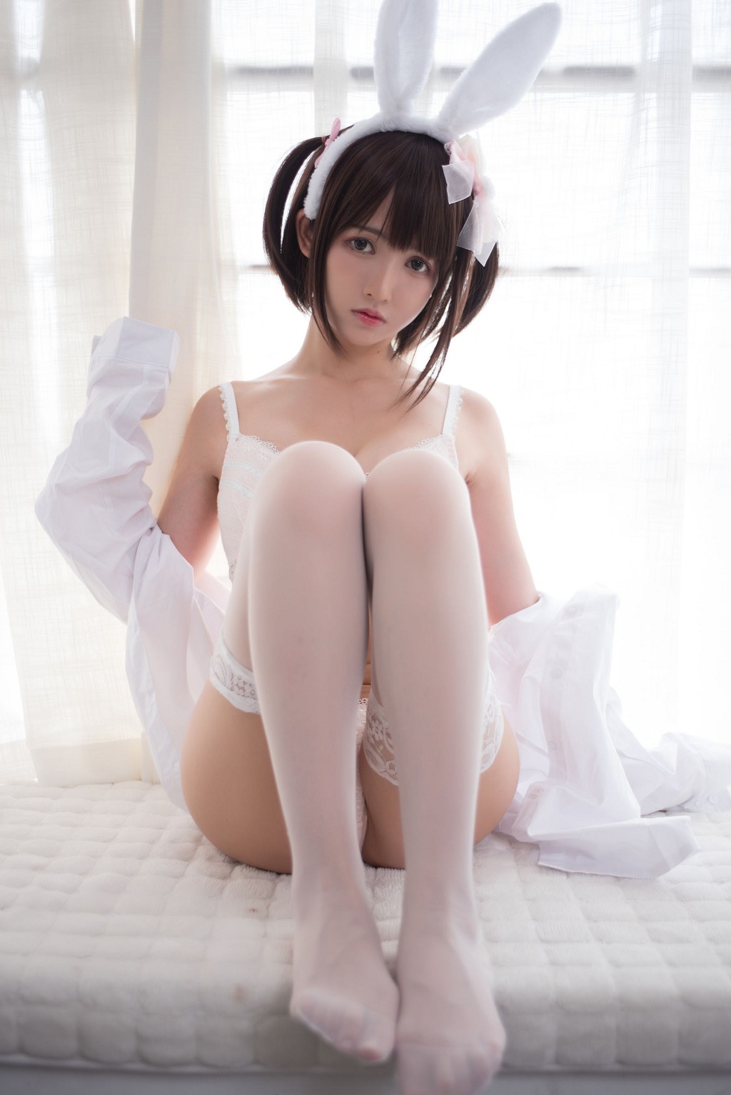 Eel Fish Fei Er's "Beast Ears White Lace Erotic Wet Body Temptation" [Cosplay Beauty] Photobook [29P