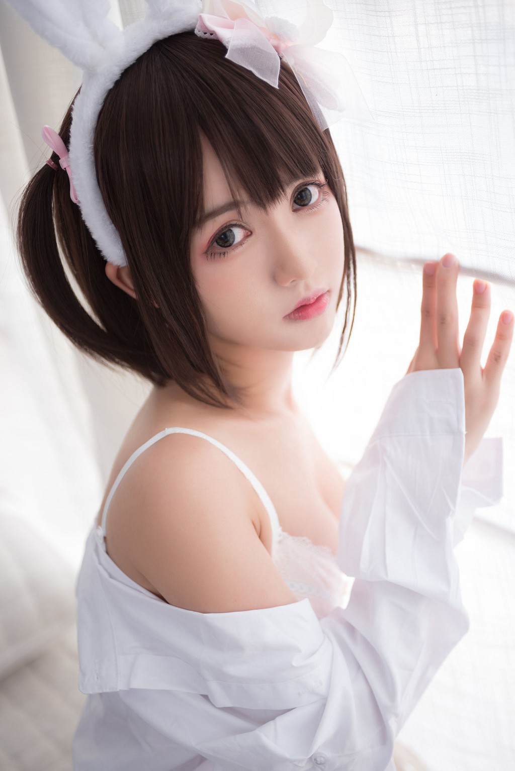 Eel Fish Fei Er's "Beast Ears White Lace Erotic Wet Body Temptation" [Cosplay Beauty] Photobook [29P