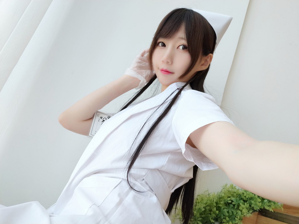 NAGISA Ma Vật Miêu 《Series Tự Chụp: Y tá Trắng Tơ》 [Cô gái Cosplay] Tập ảnh [40P