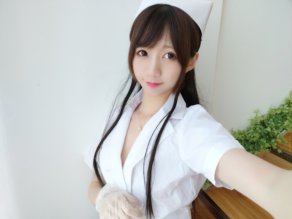 NAGISA魔物喵《自拍系列 白絲護士》 [Cosplay美女] 寫真集[40P