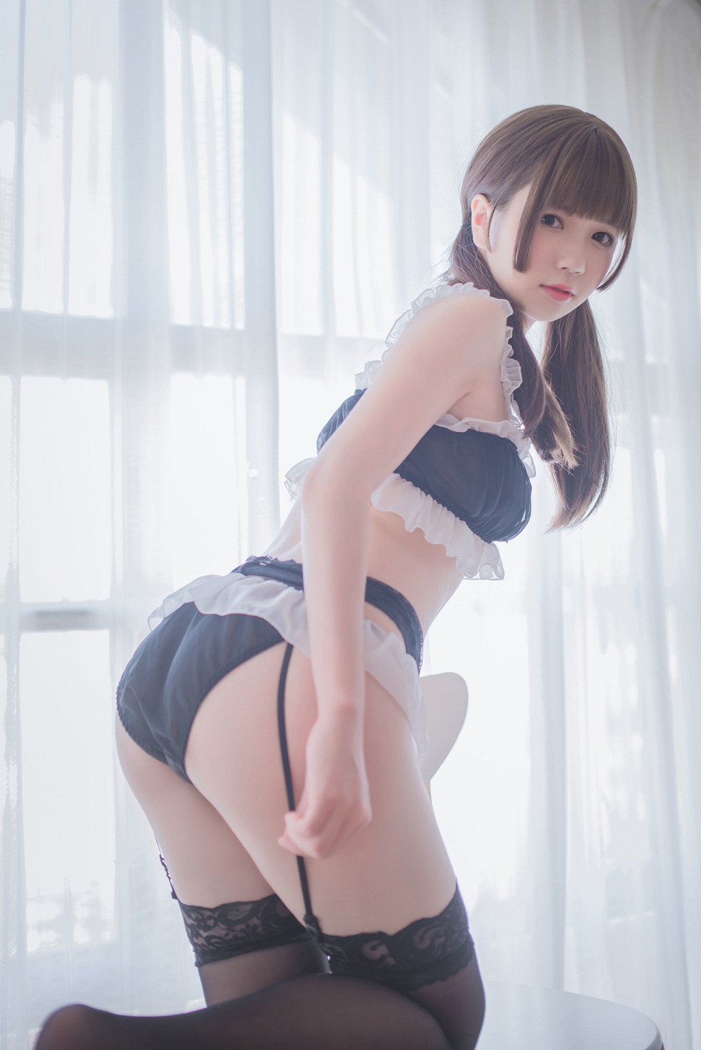 白金沙紀《吊帶襪私房》 [Cosplay福利] 写真集[25P