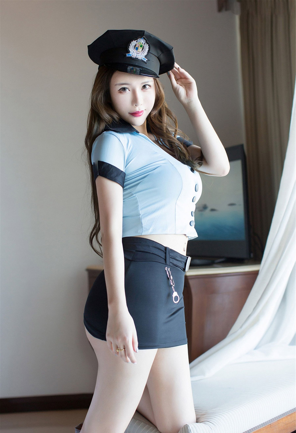 Egg Eunice's Charming Police Flower Uniform Temptation