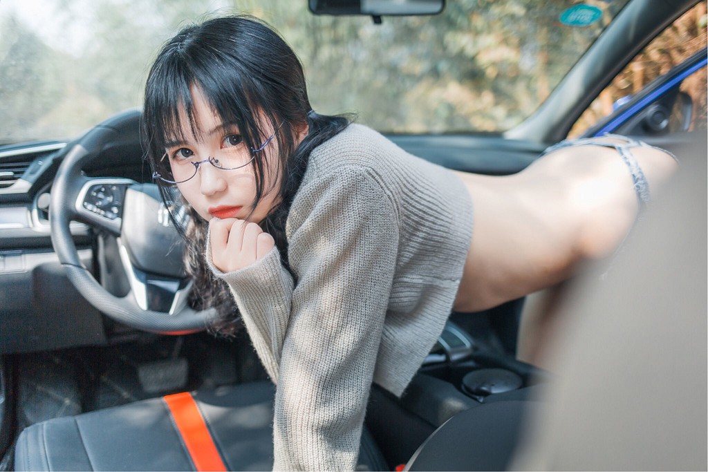 逐月su《车内篇》 [Cosplay美少女] 写真集[45P]