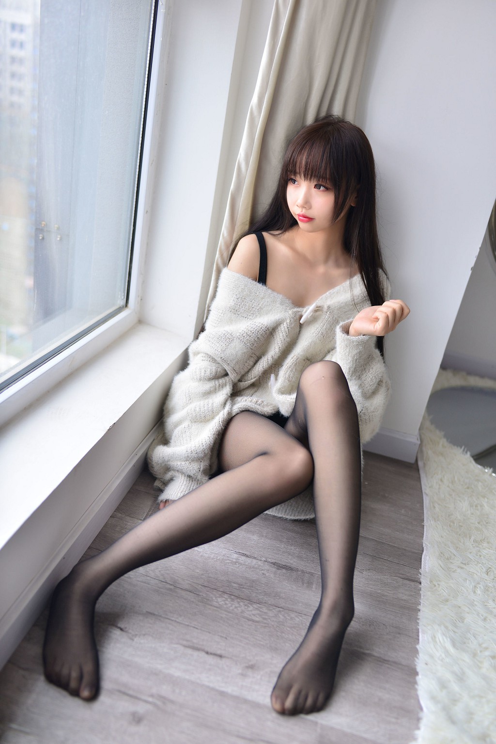 COSER Xue Qi SAMA "Sweater Girl" [Welfare Cosplay] Photo Book [34P