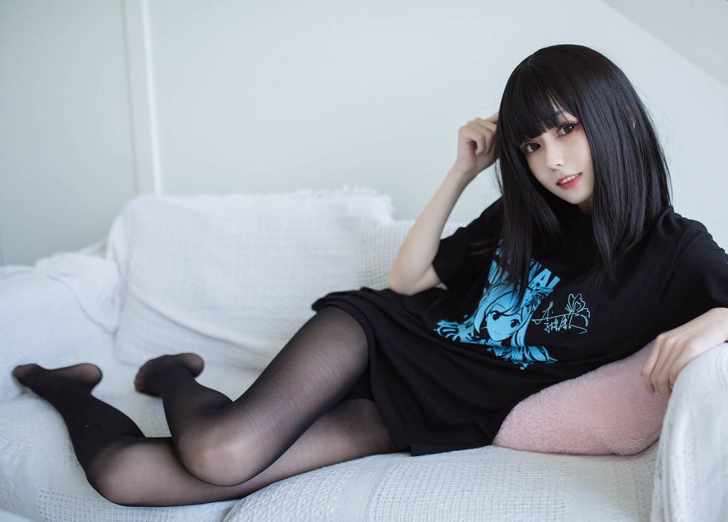 小妖精 あなたの負卿《愛宕花嫁 居家私服 穹妹女仆》 [Cosplay福利] 写真集[26P