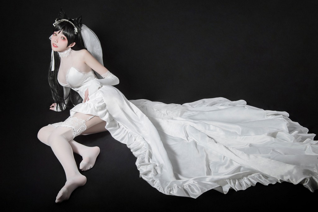 小妖精 あなたの負卿《愛宕花嫁 居家私服 穹妹女仆》 [Cosplay福利] 写真集[26P
