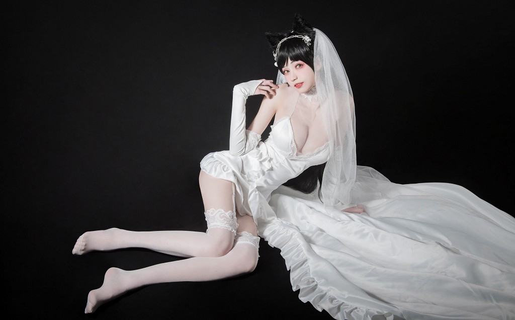 小妖精 あなたの負卿《愛宕花嫁 居家私服 穹妹女仆》 [Cosplay福利] 写真集[26P