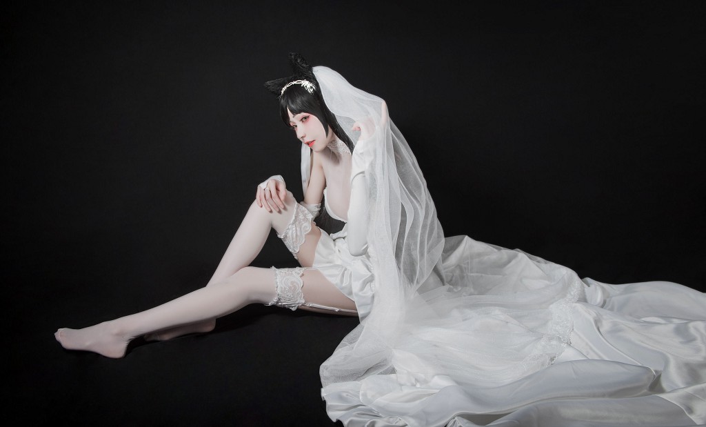 小妖精 あなたの負卿《愛宕花嫁 居家私服 穹妹女仆》 [Cosplay福利] 写真集[26P