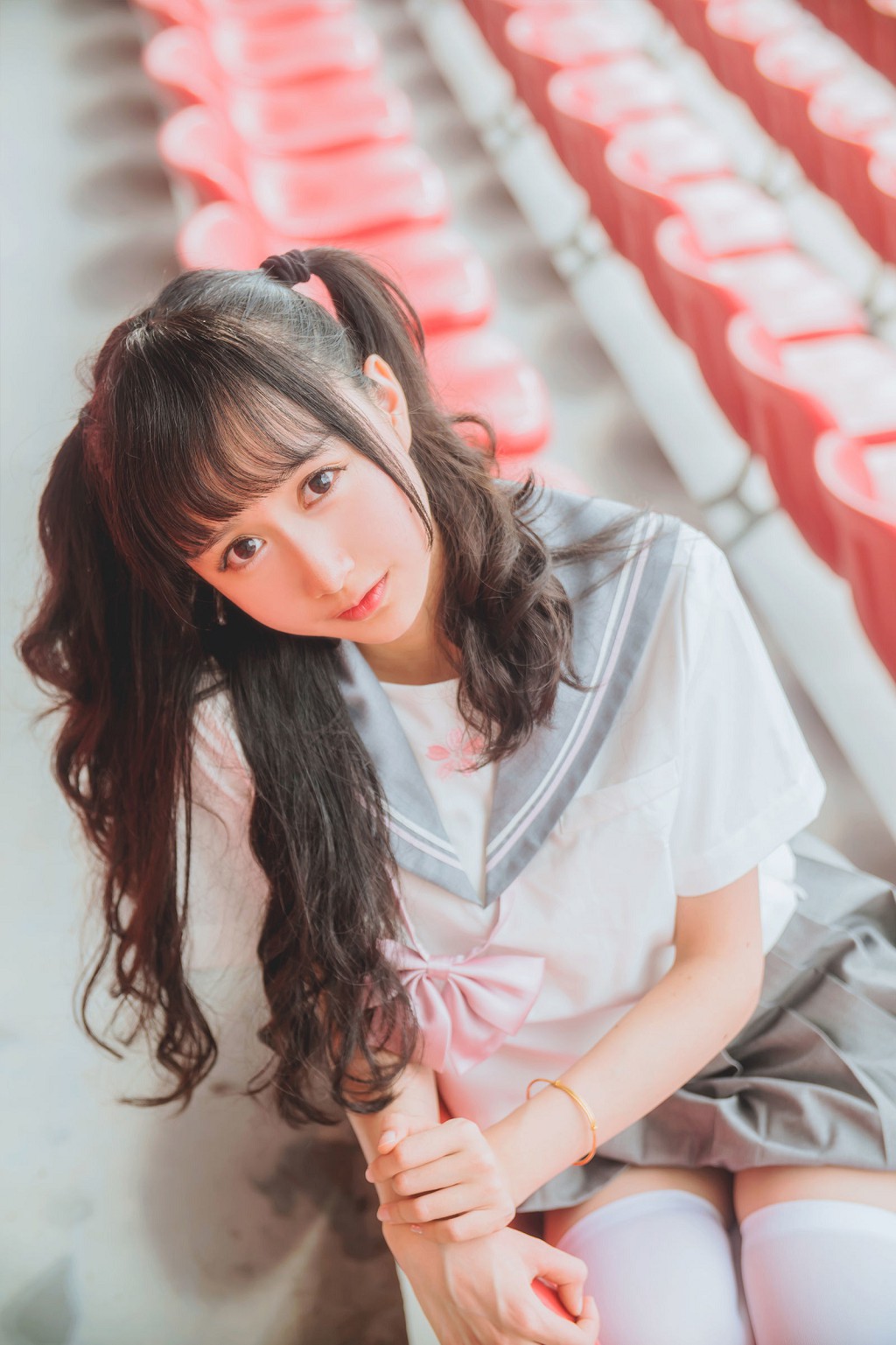 木绵绵OwO《灰色のJK制服》 [コスプレイヤー美女] 写真集[38P