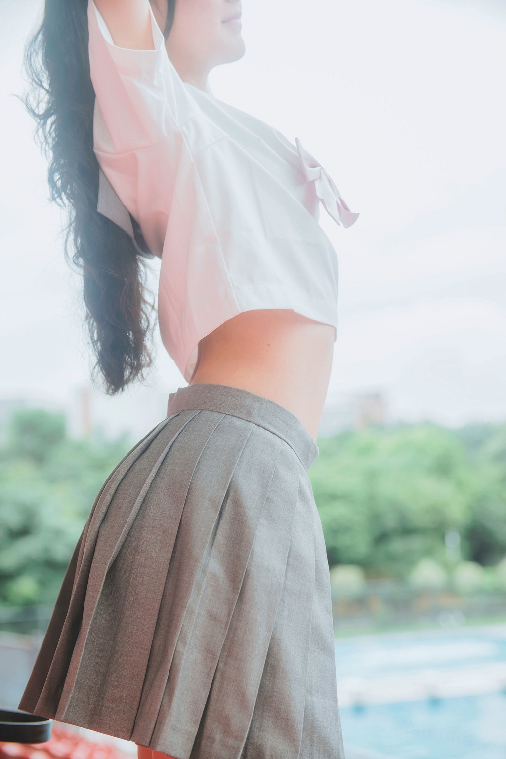木绵绵OwO《灰色のJK制服》 [コスプレイヤー美女] 写真集[38P
