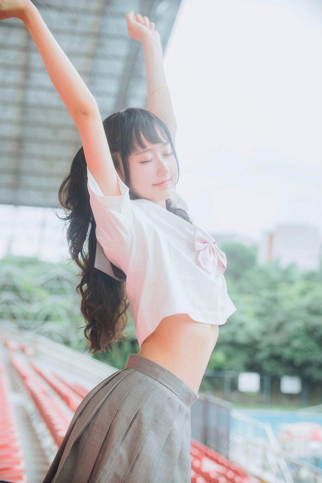 木绵绵OwO《灰色のJK制服》 [コスプレイヤー美女] 写真集[38P