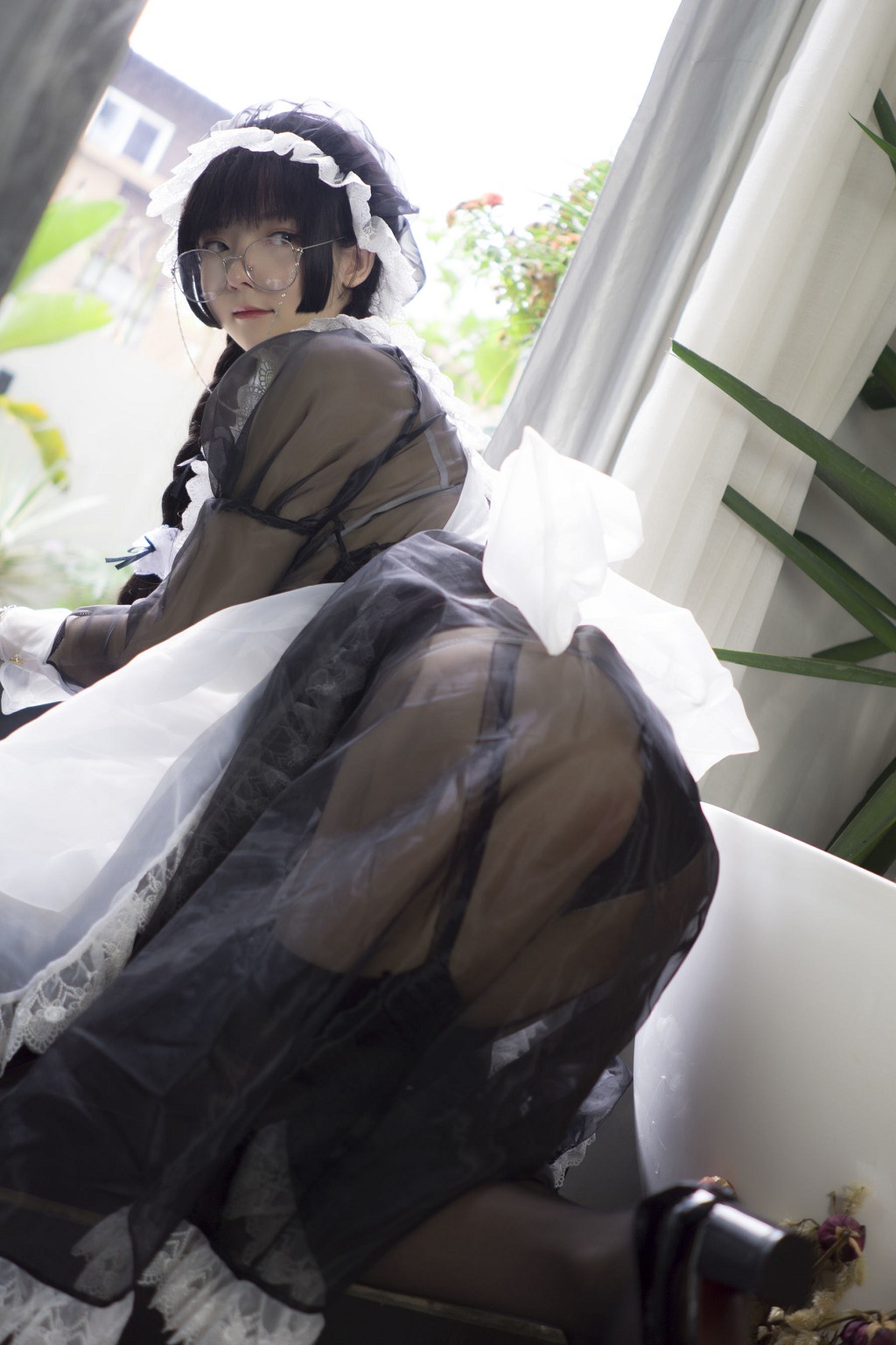 コーサーイーショウヨウゼ『メイドの新装』 [コスプレ美女] 写真集[85P