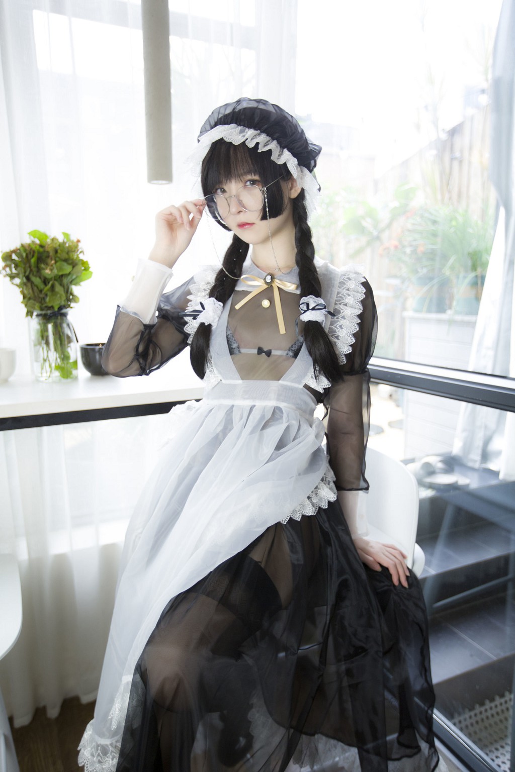 コーサーイーショウヨウゼ『メイドの新装』 [コスプレ美女] 写真集[85P