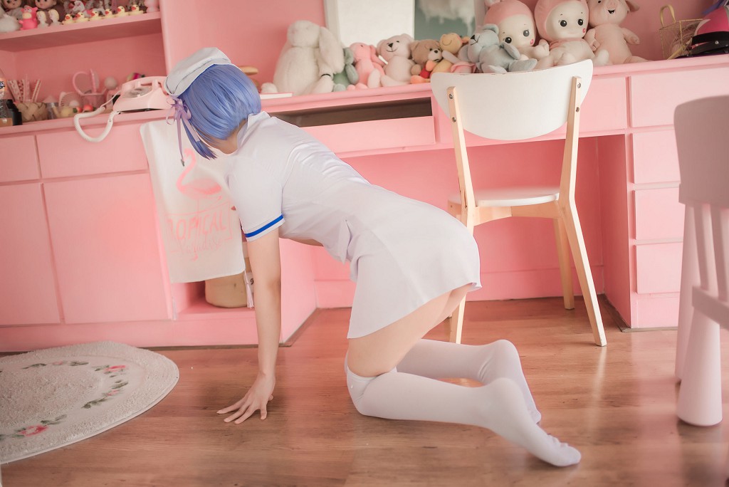 Ono Imoko w《Váy sa trắng + Rem Y tá + Rem Cô gái thỏ》 [Cô gái cosplay đẹp] Tập ảnh [30P