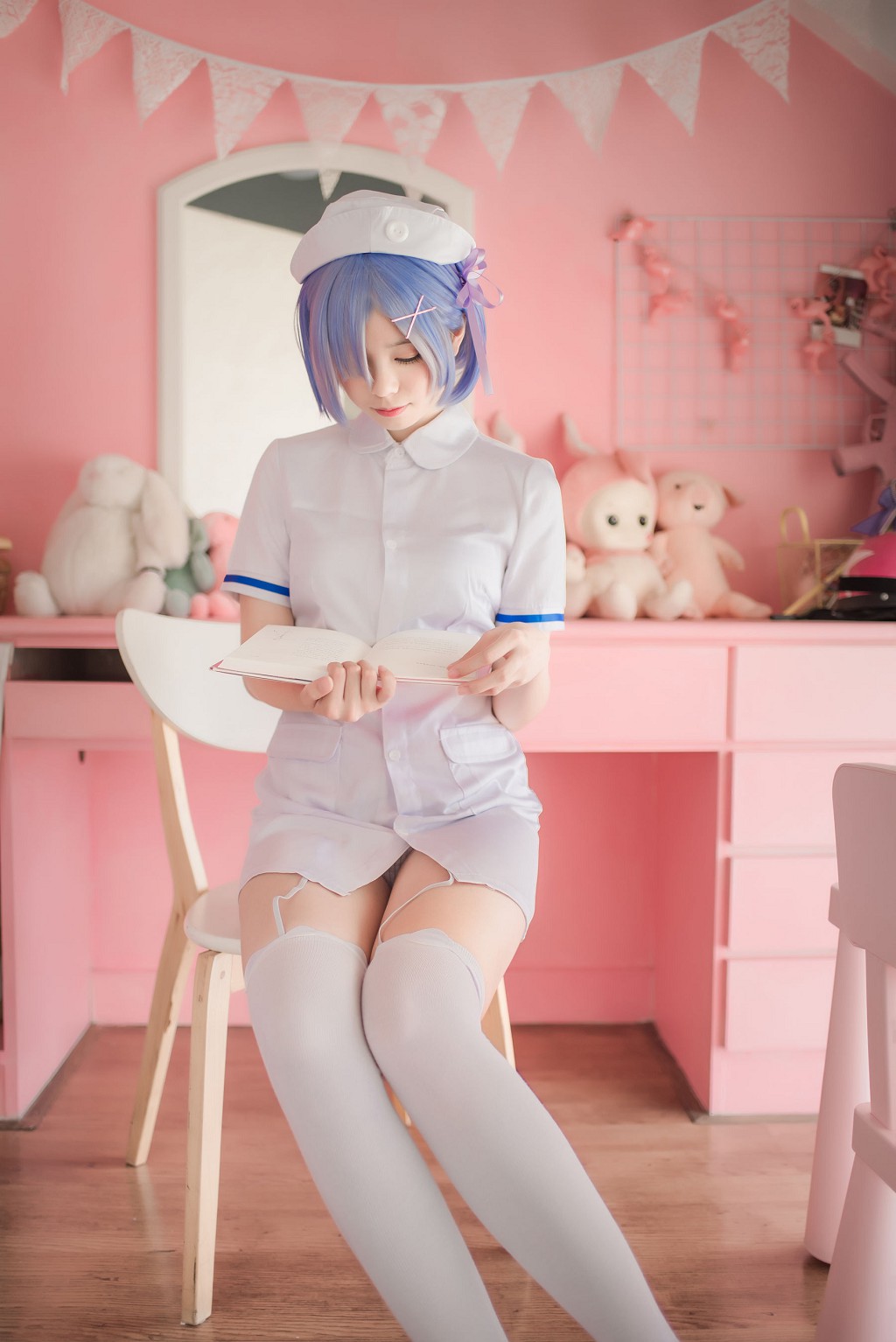 Ono Imoko w《Váy sa trắng + Rem Y tá + Rem Cô gái thỏ》 [Cô gái cosplay đẹp] Tập ảnh [30P