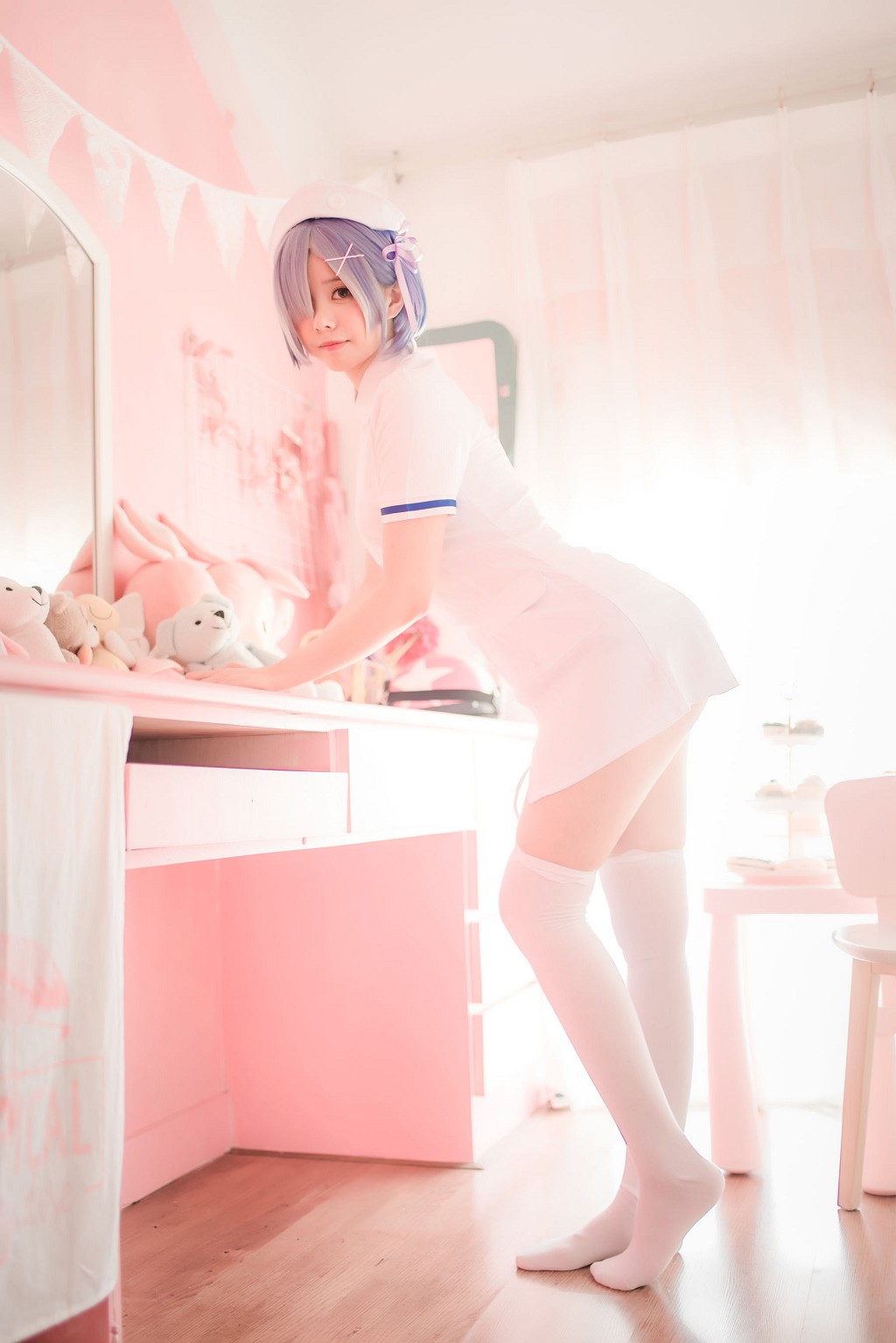 Ono Imoko w《Váy sa trắng + Rem Y tá + Rem Cô gái thỏ》 [Cô gái cosplay đẹp] Tập ảnh [30P