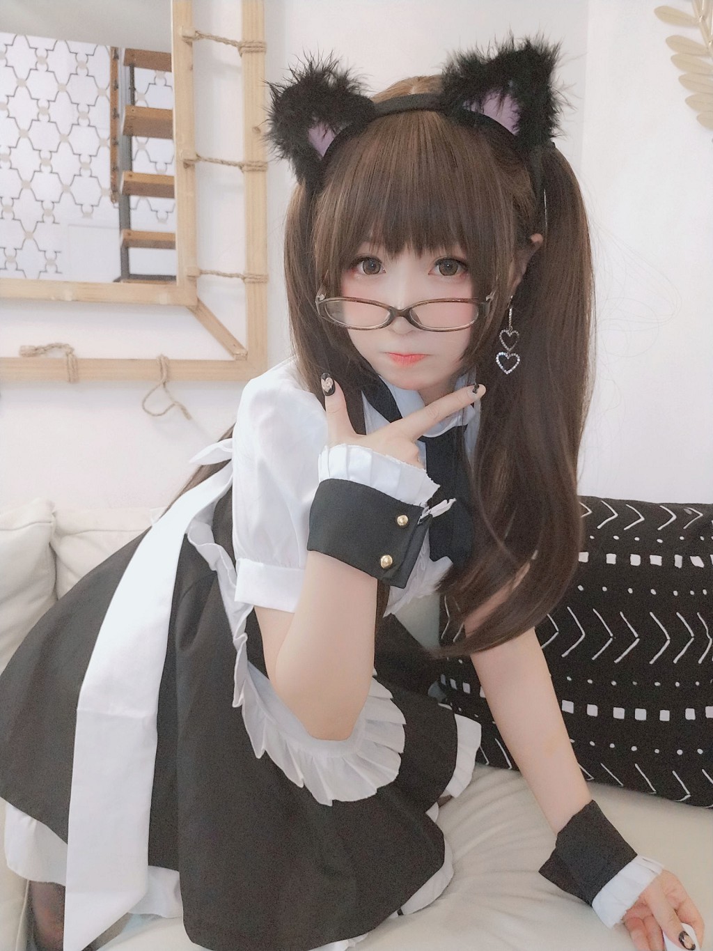 ヤオヤオレヨヨ《黒ストッキングのメイド》[コスプレ美女] 写真集[59P