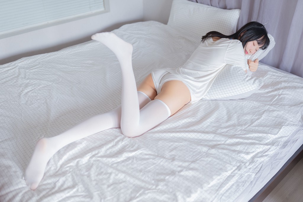 목미엔미엔OwO《지능형 여자친구》 [Cosplay 혜택] 사진집[130P