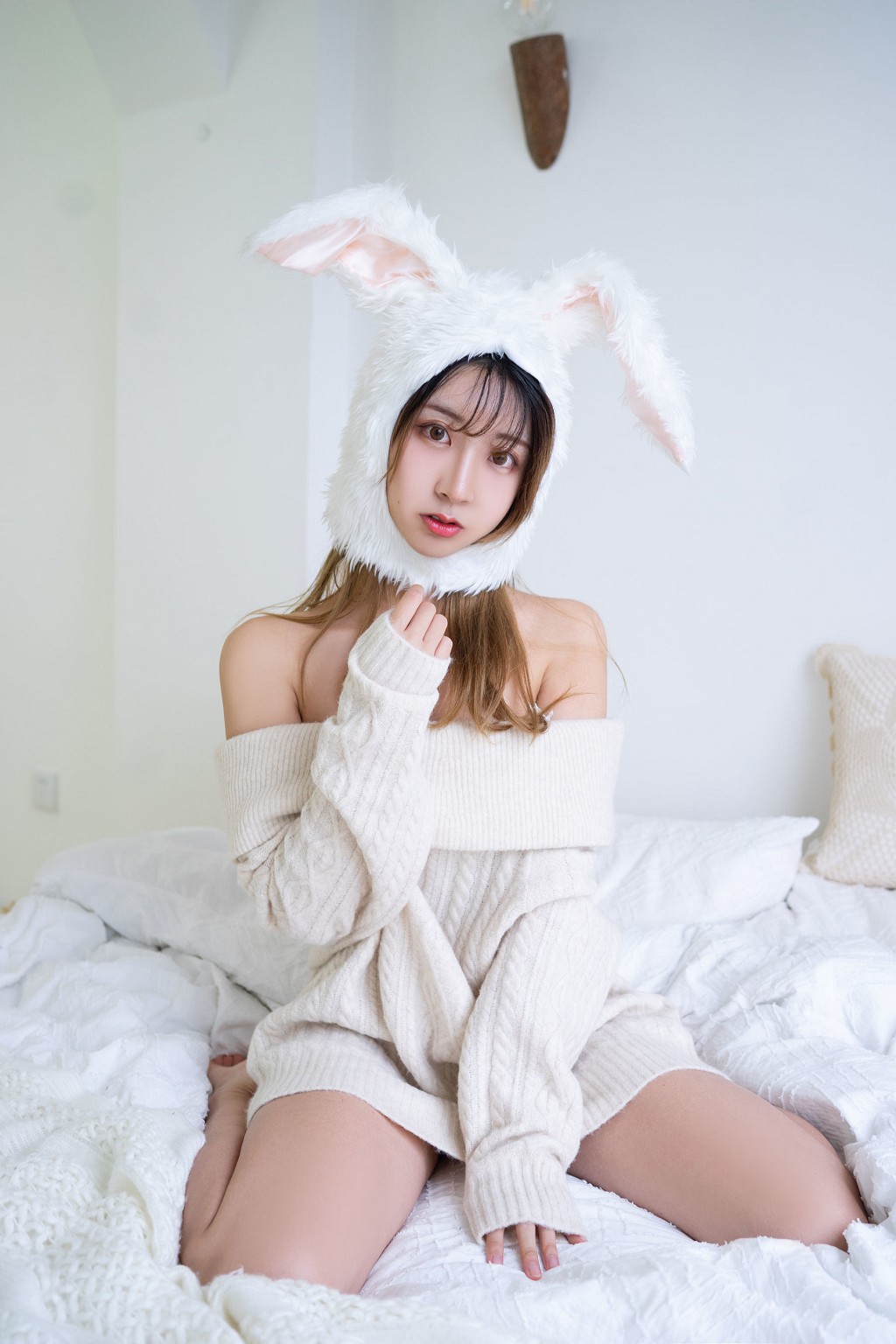 코서 쿠로카와 《연상 여자친구 웨딩 드레스 + 스웨터》 [코스프레 소녀] 사진집 [39P
