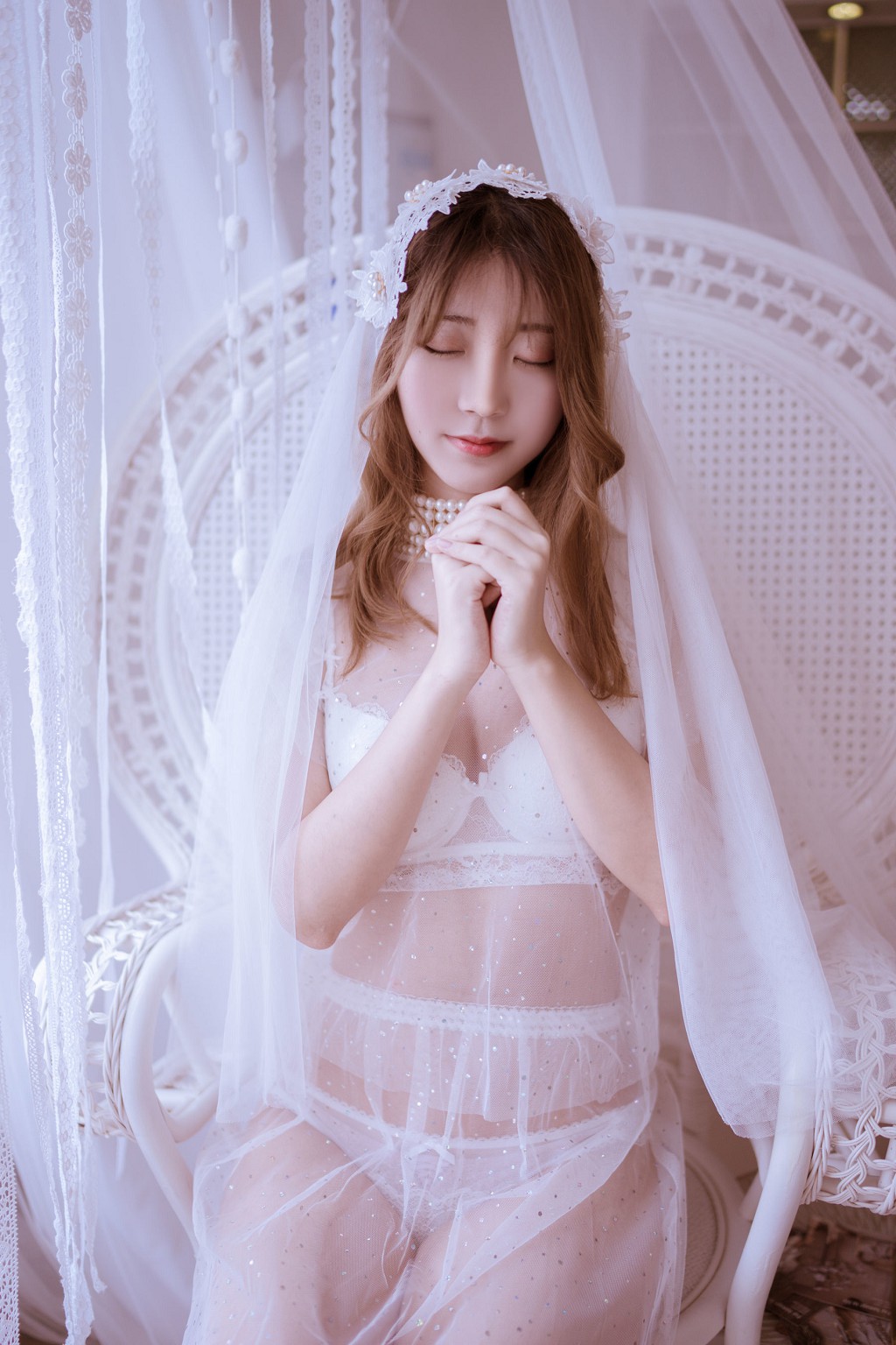 コーサー黒川《年上彼女 ウェディングドレス+セーター》 [Cosplay少女] 写真集[39P