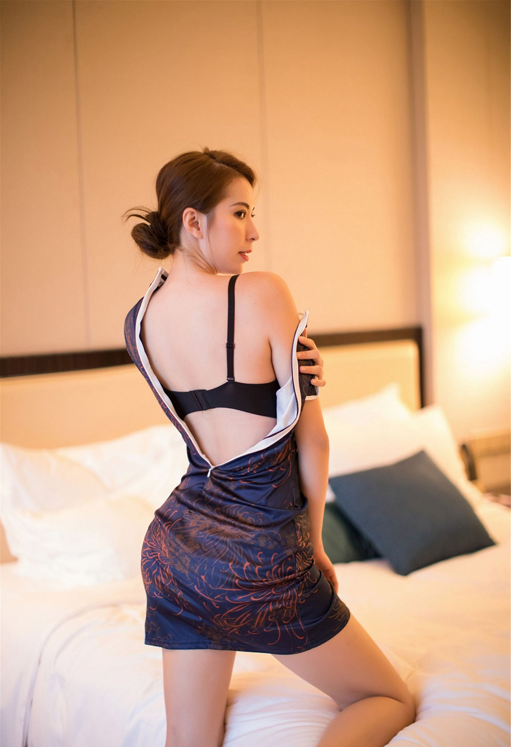 キャリー・チェン・リャンリンのクオリティー女神 セクシーストッキング美脚写真