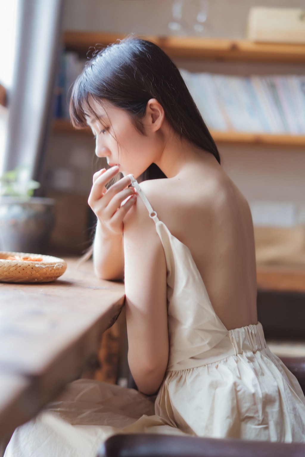 The Youthful Sensuality [Miaotang Film] VOL.005 Photo Book [34P