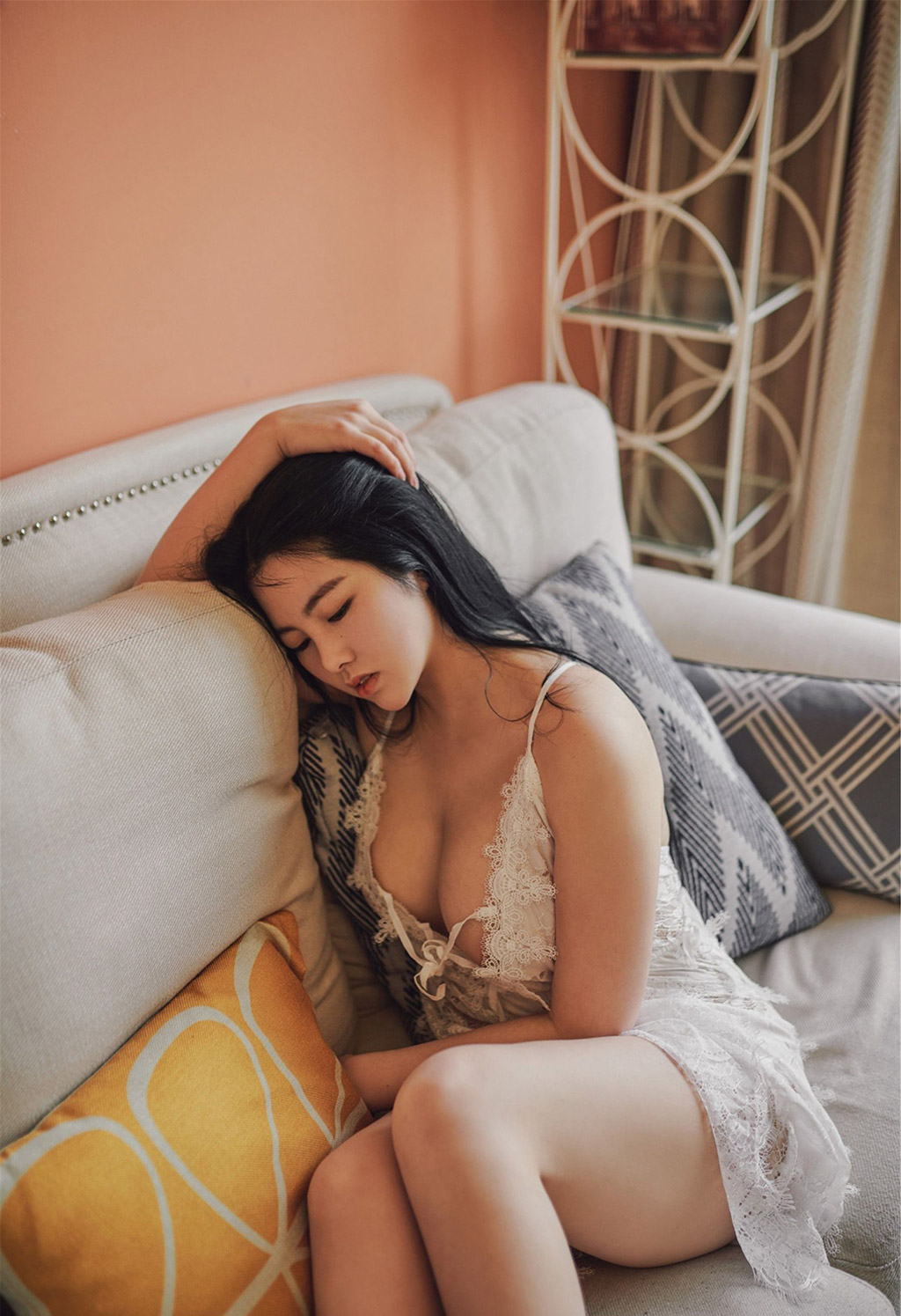 Na Lộ Selena đồ lót cắt khoét gợi cảm đồng phục y tá đóng vai