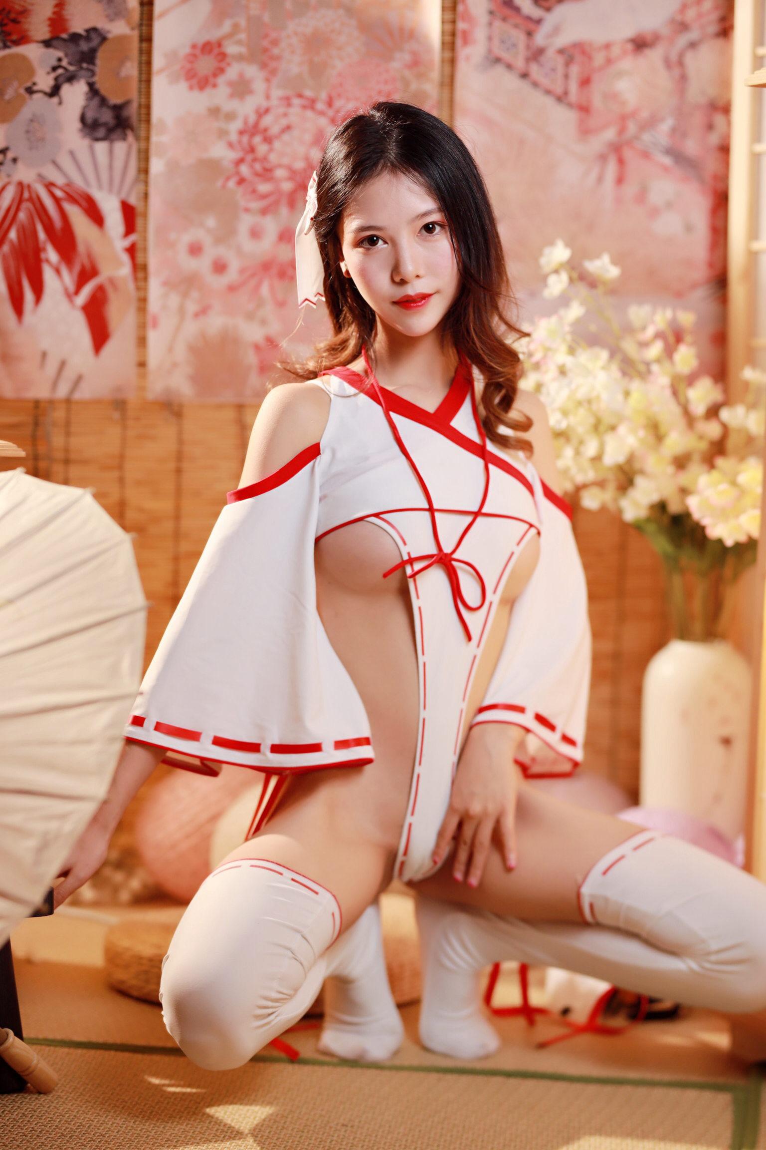 抖娘利世 - 女巫 40P